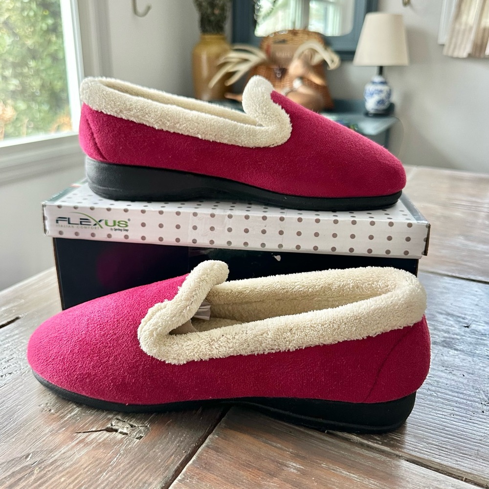 Flexus Women's Plush Burgundy Slippers